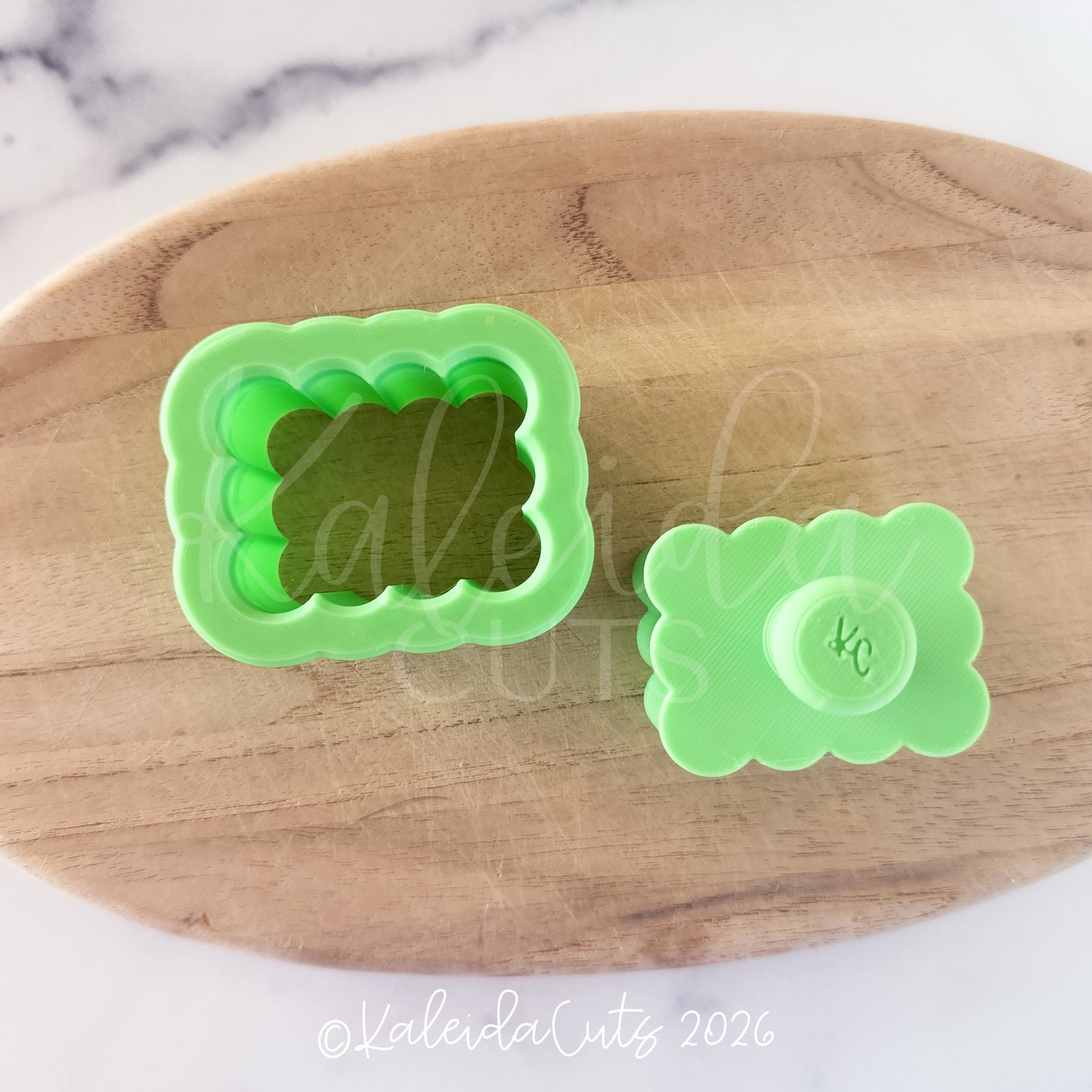 Kinley Plaque Kaleida Popper. Cake Pop Mold