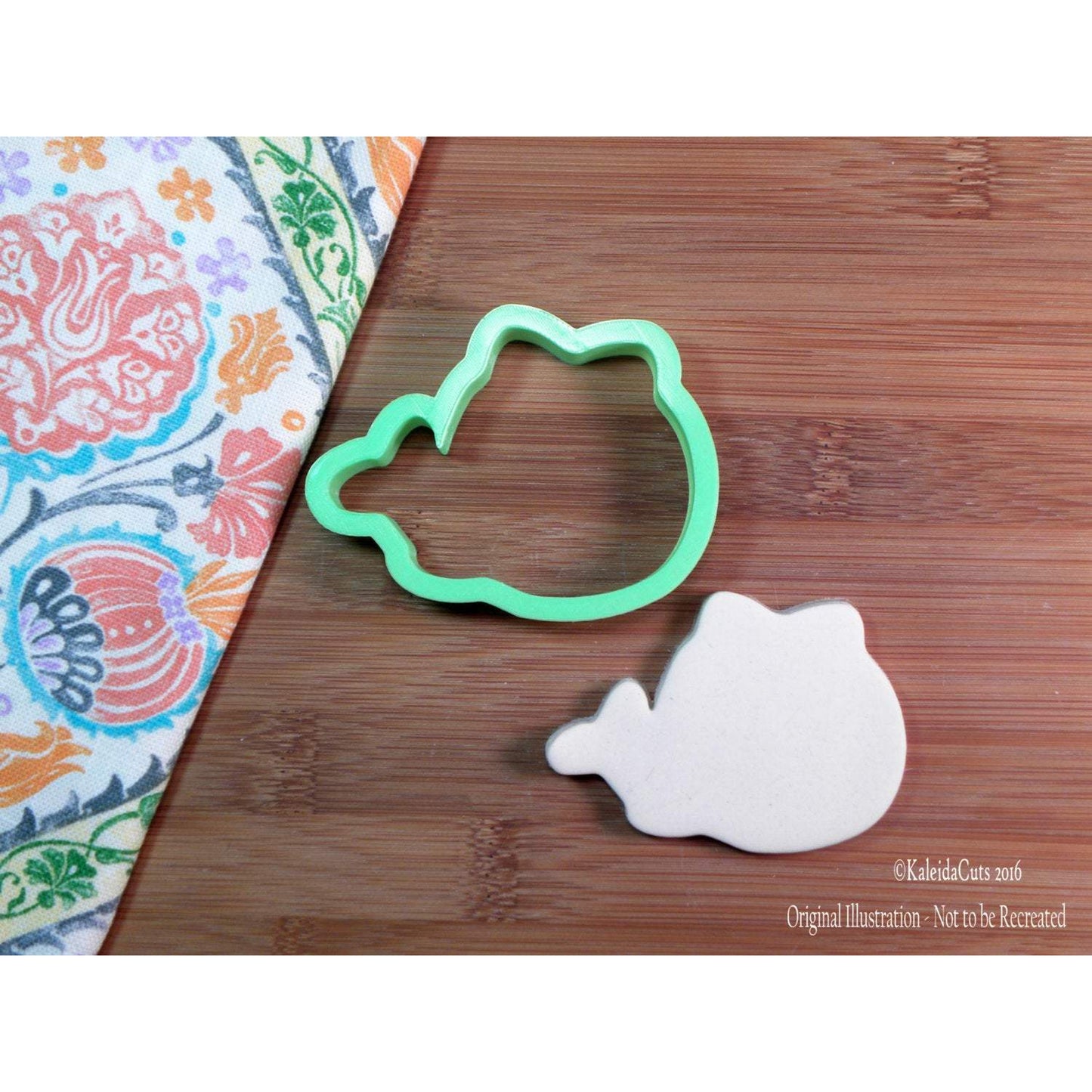 Kawaii Whale with Bow Cookie Cutter