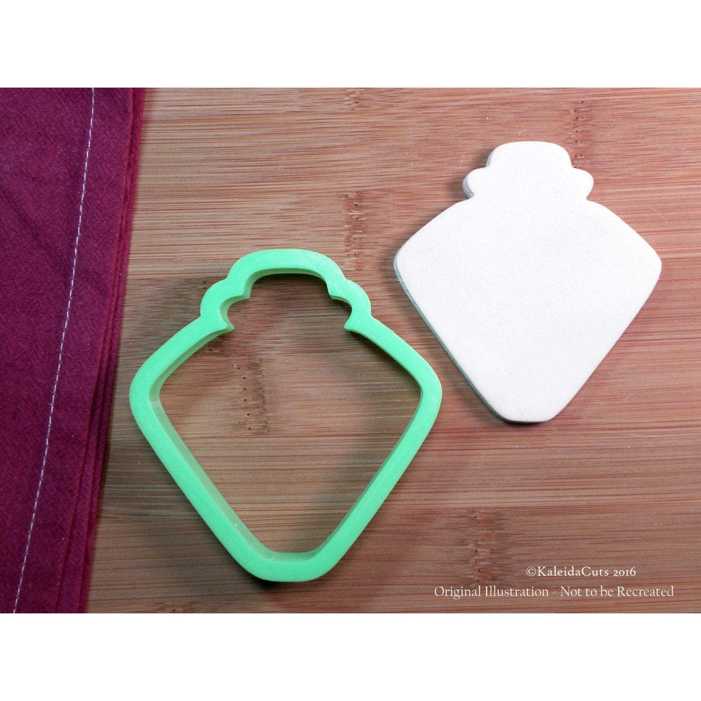 Jewell Ornament (Christmas Light) Cookie Cutter
