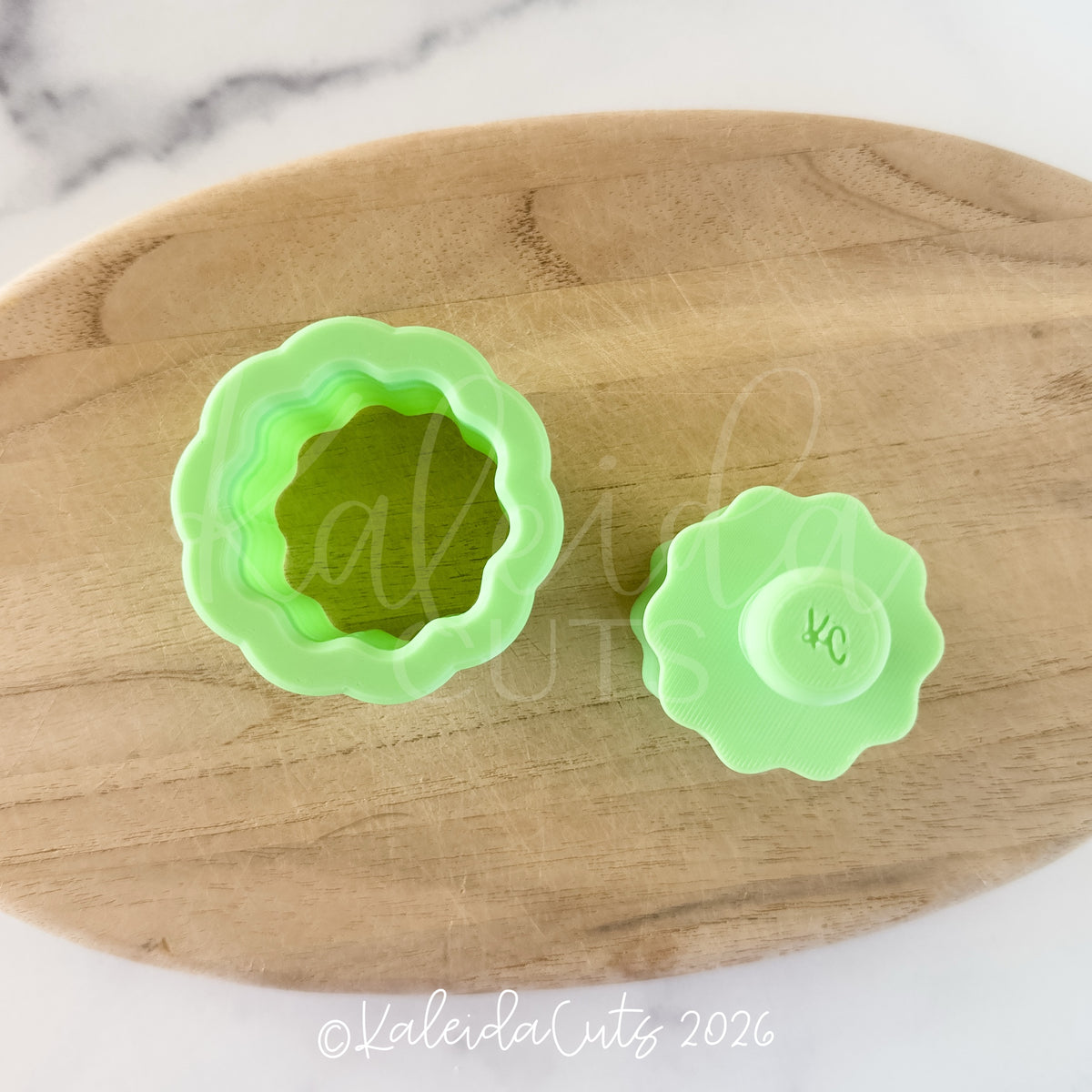 Wavy Circle Kaleida Popper. Cake Pop Mold