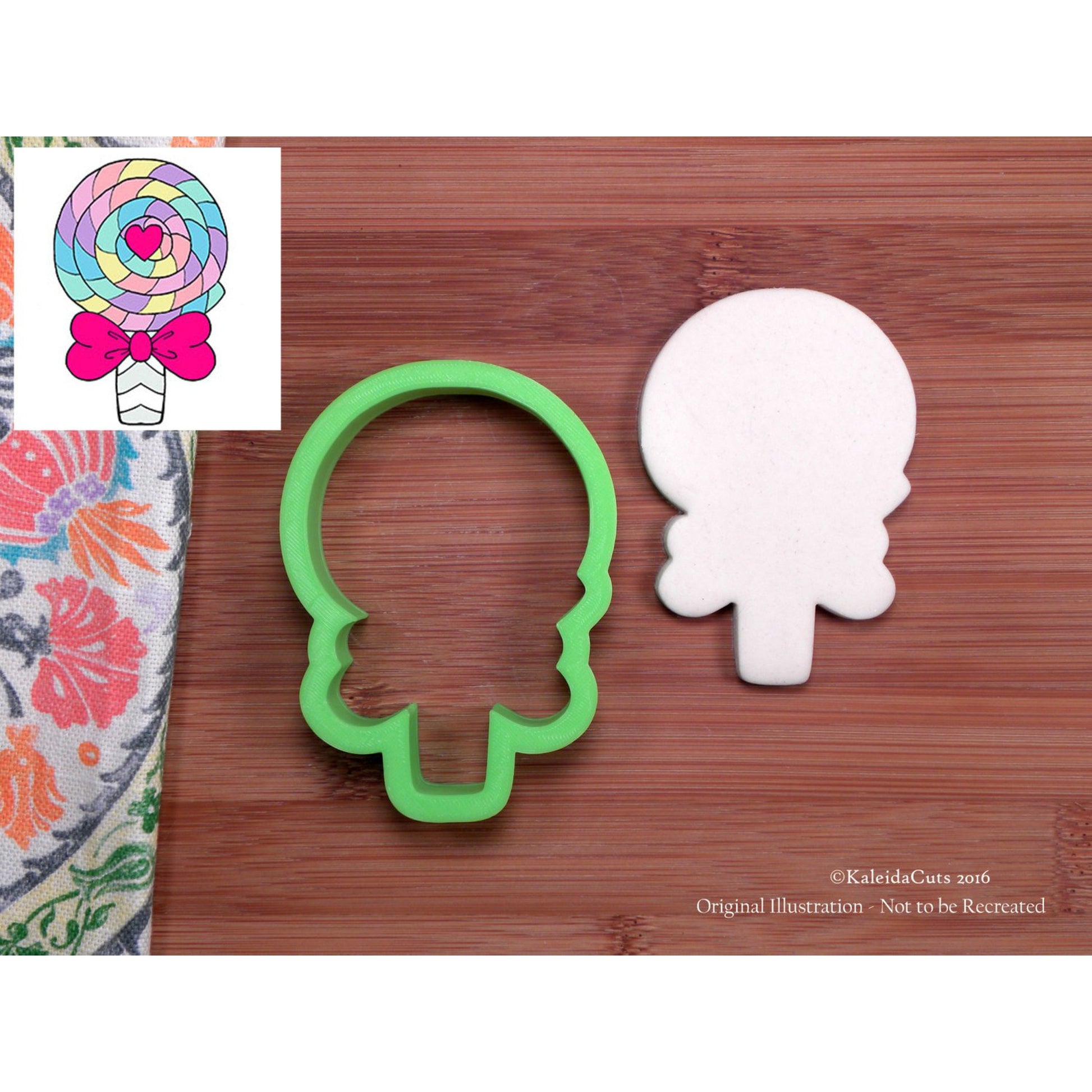 Lollipop with Bow Cookie Cutter