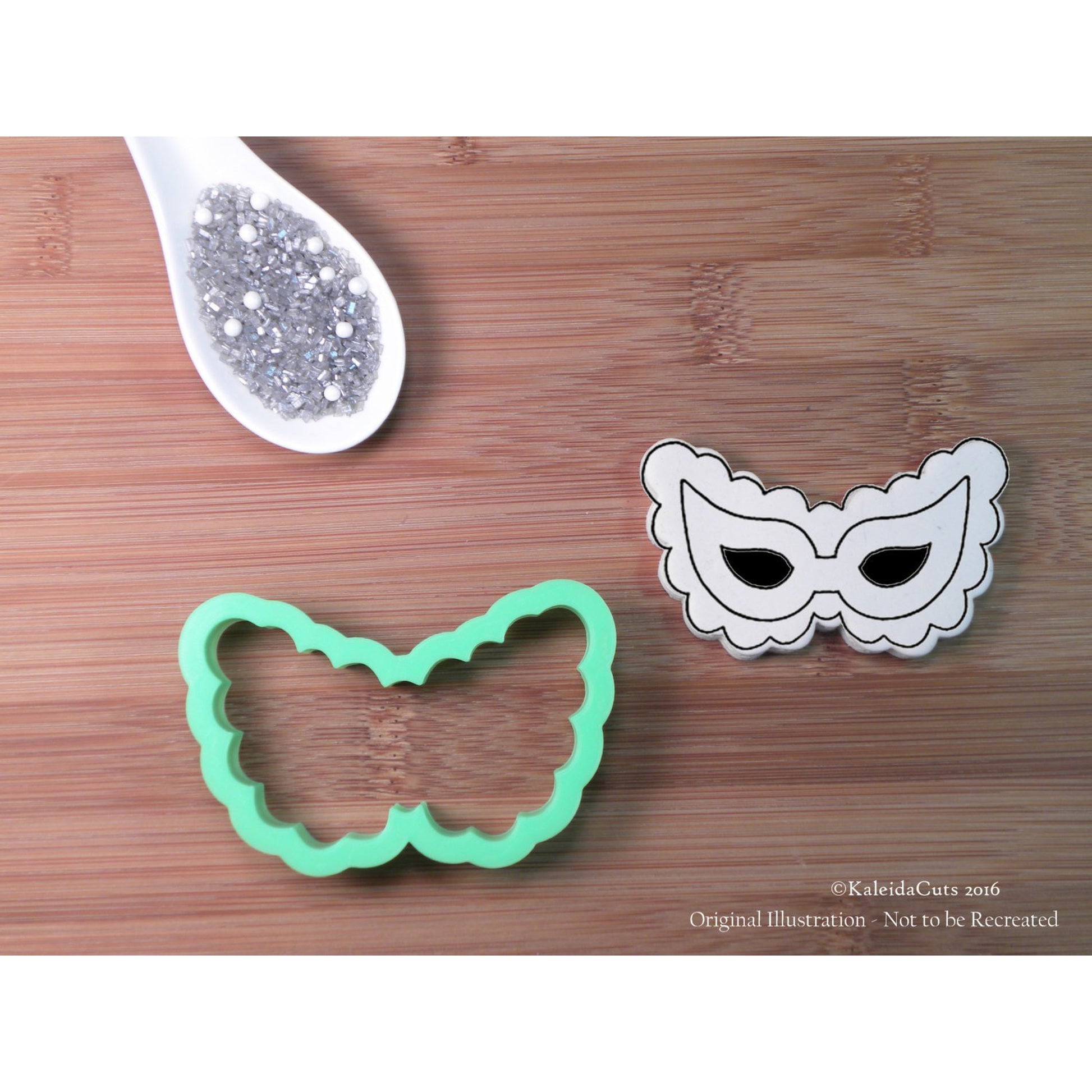Scalloped Mask Cookie Cutter