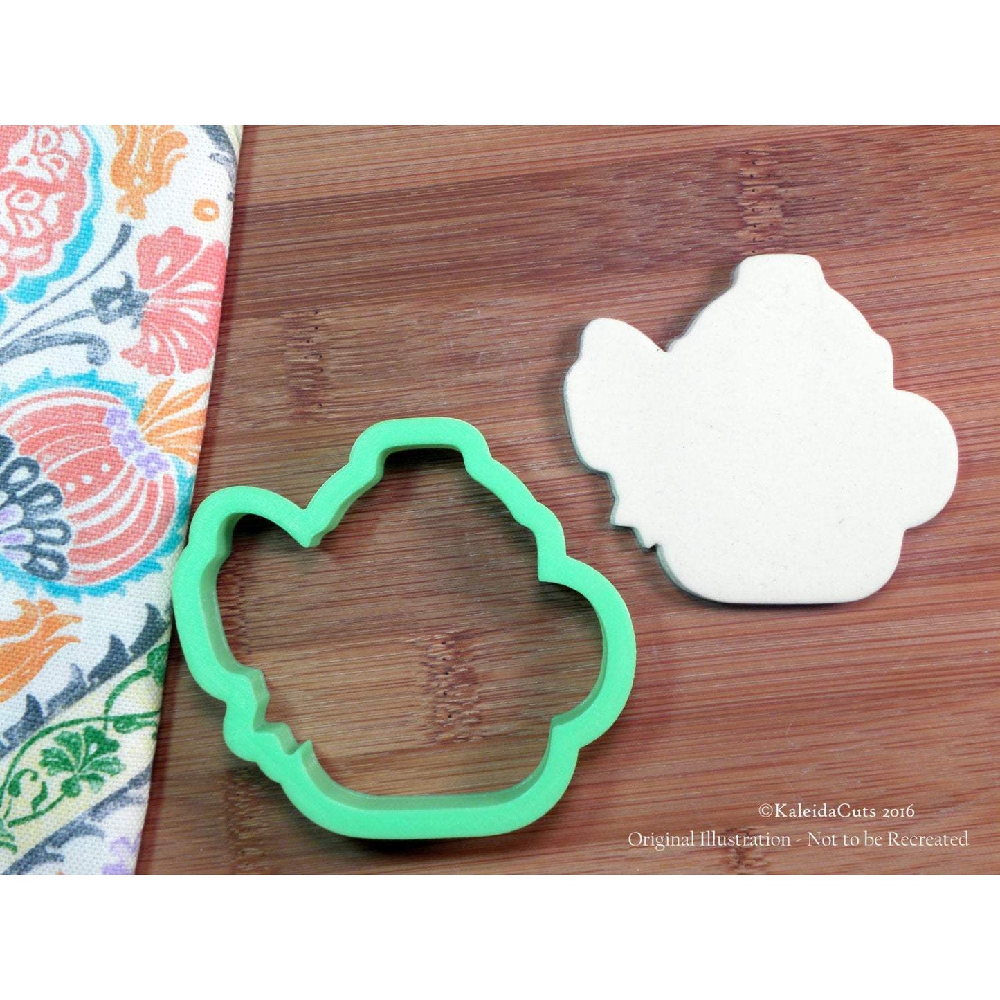 Sippy Cup  with Bow Cookie Cutter