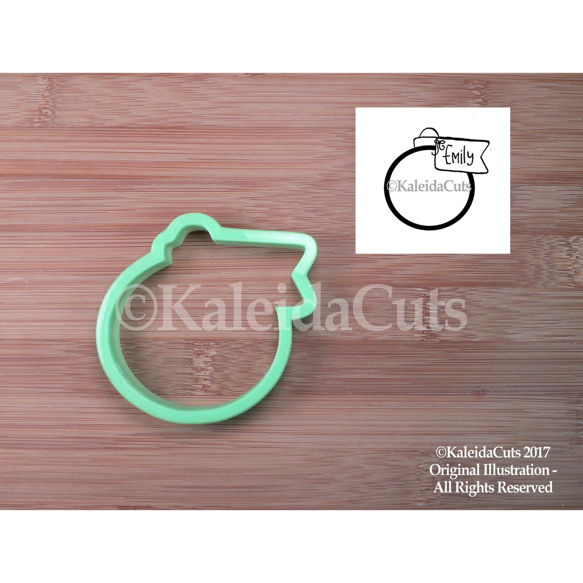 Ornament with Tag Cookie Cutter